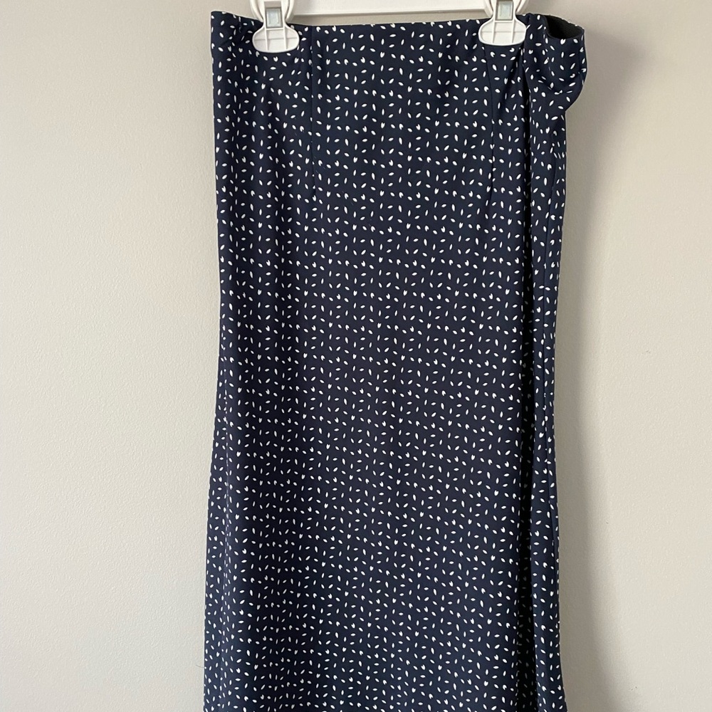 Loft Navy silk midi skirt. PERFECT for work! Elastic waist band.